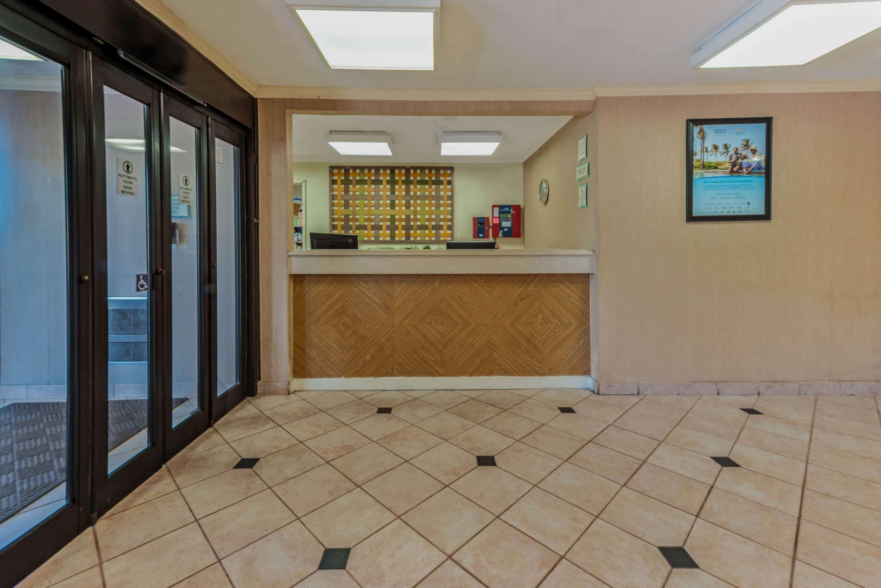 Готель La Quinta By Wyndham Tampa Brandon West Heartland Екстер'єр фото